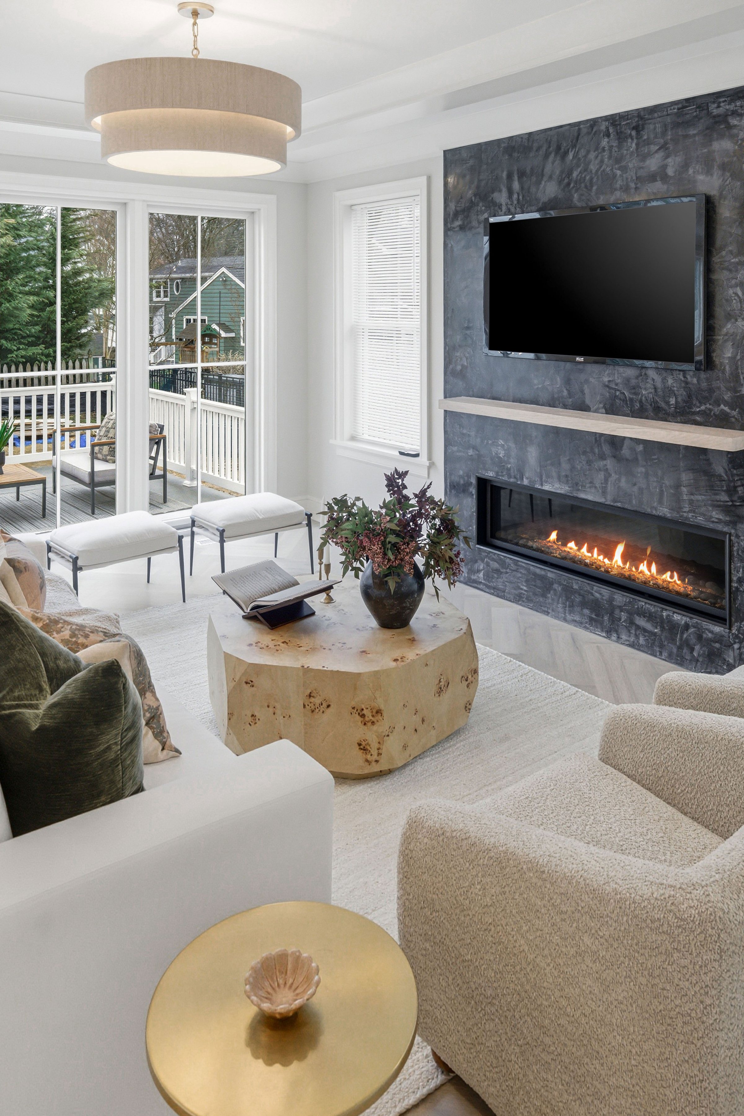 110 Living Room Staged Alt